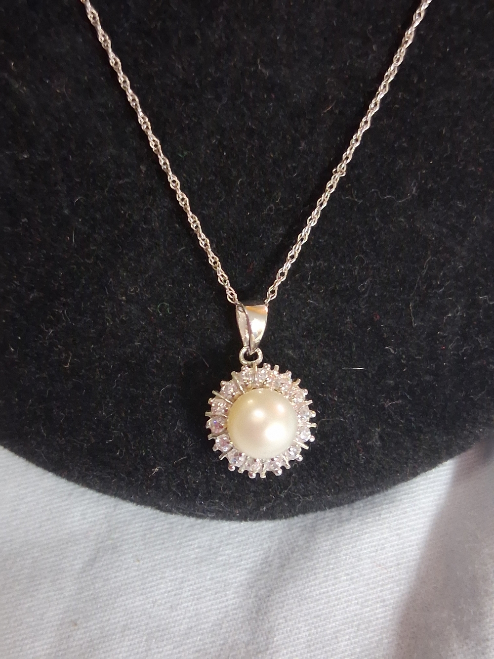 Elegant White Pearl Halo Pendant Necklace with 925 Silver Chain